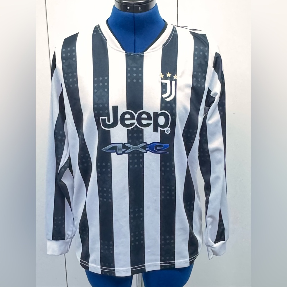 Cristiano Ronaldo Juventus Striped Long Sleeve Kit